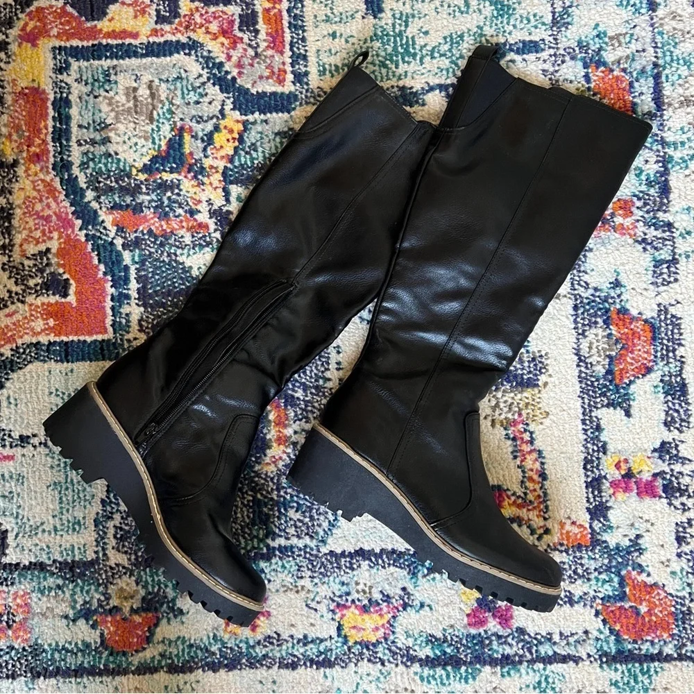 Dolce Vita High lug sole boots from size 8.5 black